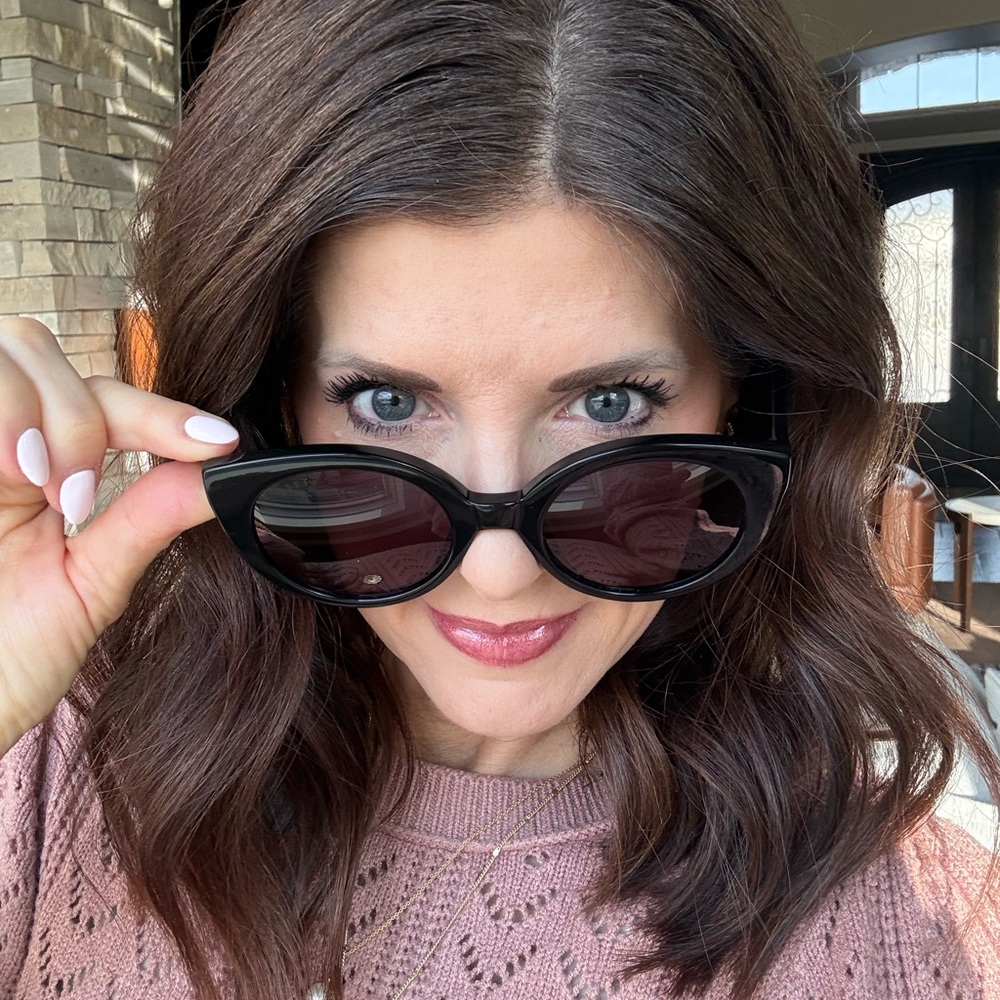 Pristine DIFF  Black Sunglasses